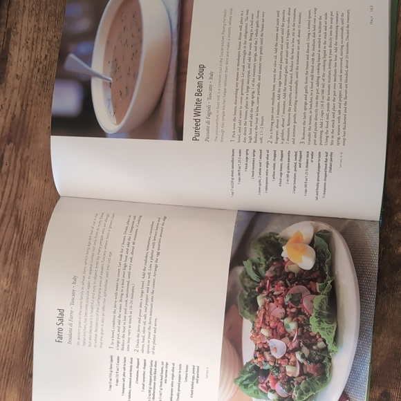 Williams Sonoma "Savoring Soups and Salads" Cookbook - Picture 8 of 8